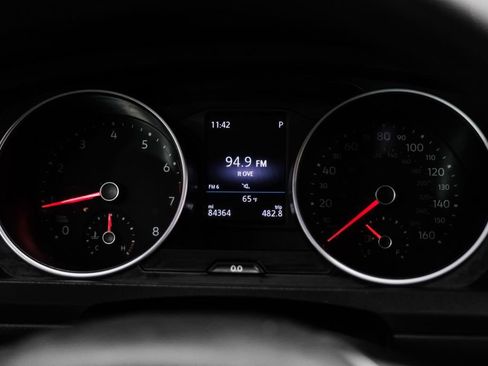 Used 2018 Volkswagen Tiguan S image 19