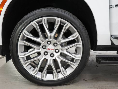 Used 2026 GMC Yukon XL Denali w/ Denali Reserve Package AWD/4WD image 33