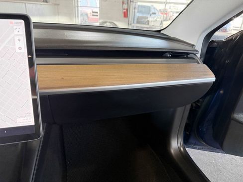 Used 2021 Tesla Model 3 Standard Range Plus image 23