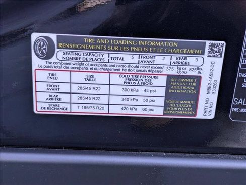 Used 2025 Land Rover Range Rover SE AWD/4WD image 14