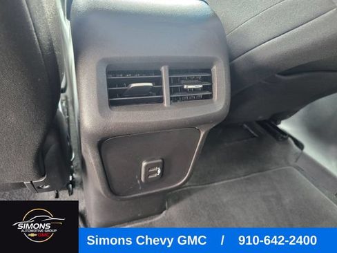 Used 2024 Chevrolet Equinox LS w/ LS Convenience Package AWD/4WD image 32