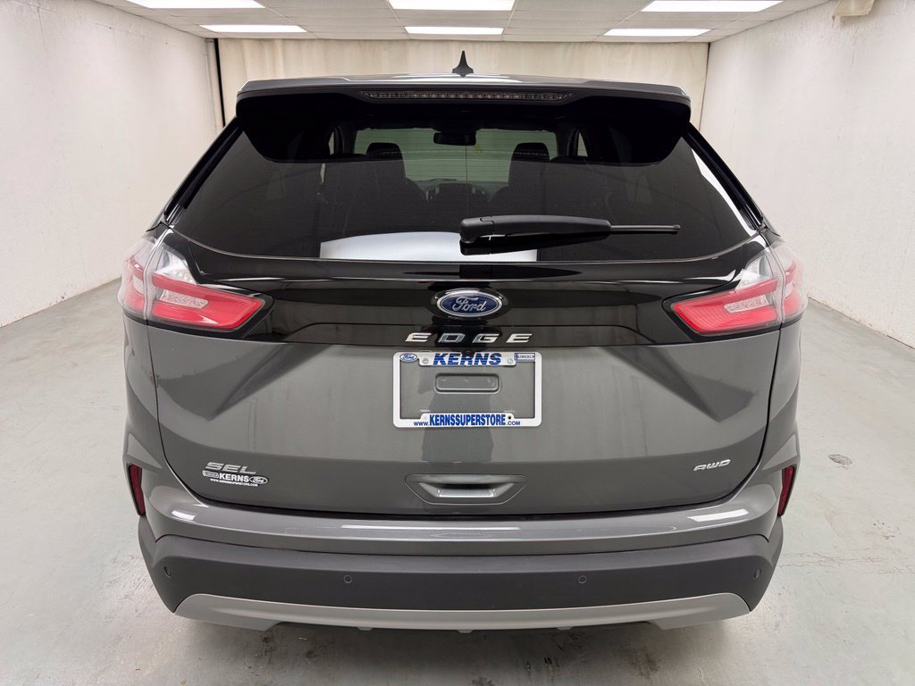 Used 2024 Ford Edge SEL w/ Convenience Package AWD/4WD image 4
