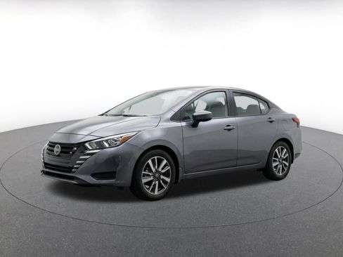 Used 2025 Nissan Versa SV FWD image 3