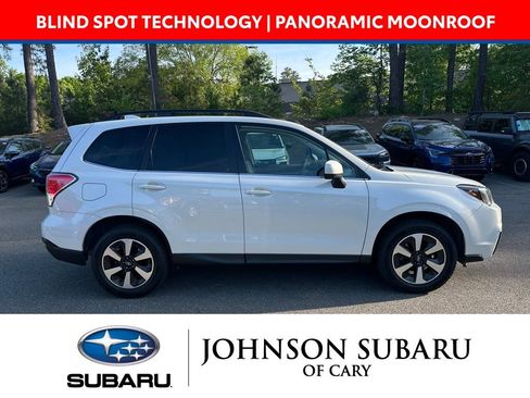 Used 2017 Subaru Forester 2.5i Limited AWD/4WD image 3