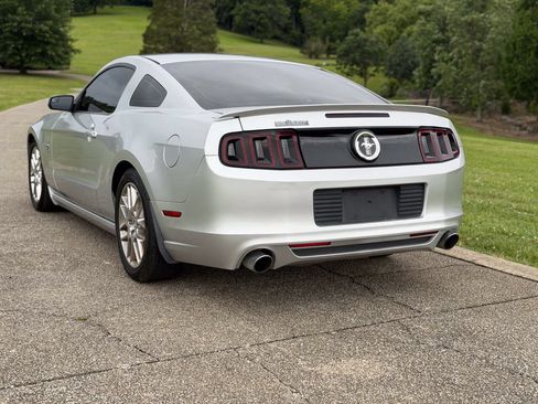 Used 2013 Ford Mustang Premium RWD image 18