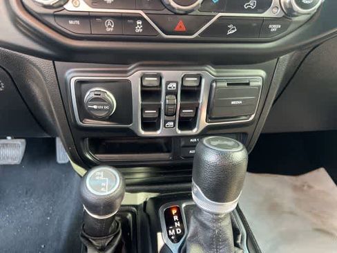 Used 2020 Jeep Wrangler Unlimited Sport S image 19