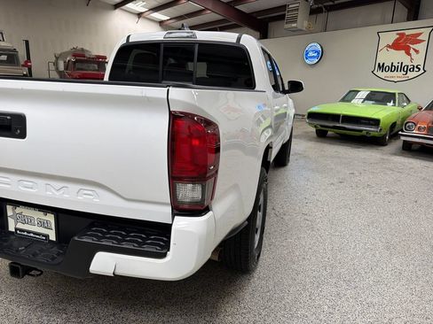 Used 2023 Toyota Tacoma SR w/ SR Convenience Package RWD image 15