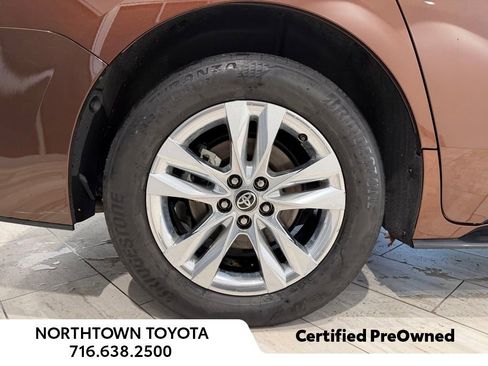 Used 2024 Toyota Sienna Limited AWD/4WD image 21