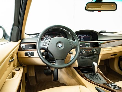 Used 2010 BMW 328i Sedan RWD image 32