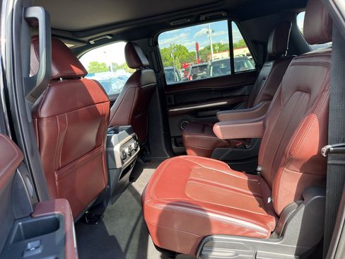 Used 2024 Ford Expedition Max Limited AWD/4WD image 15