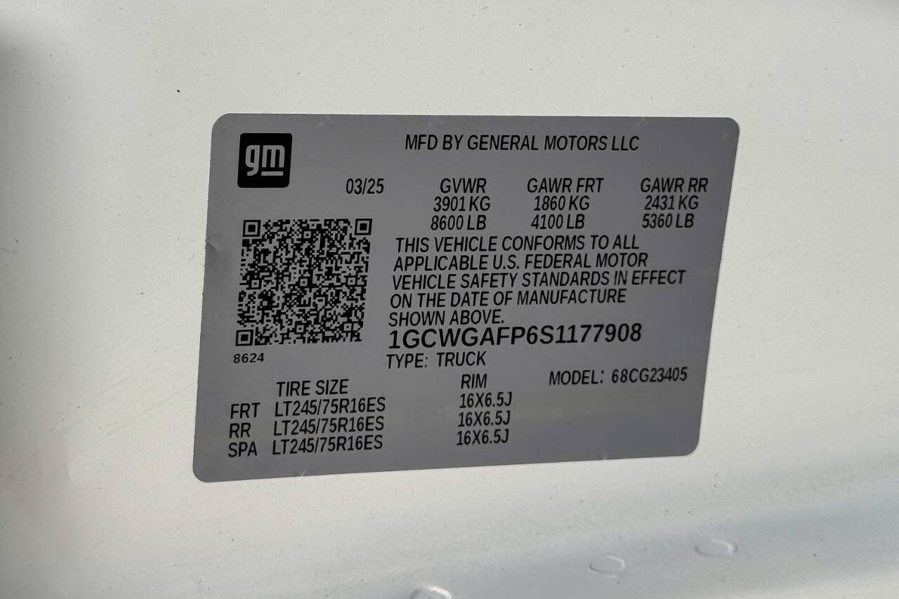 Used 2025 Chevrolet Express 2500 w/ Driver Convenience Package RWD image 20