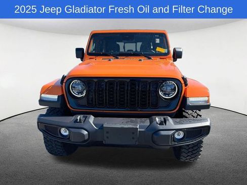 Used 2025 Jeep Gladiator Sport AWD/4WD image 7