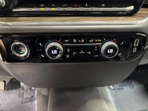 Used 2024 Chevrolet Silverado 1500 LT AWD/4WD image 23