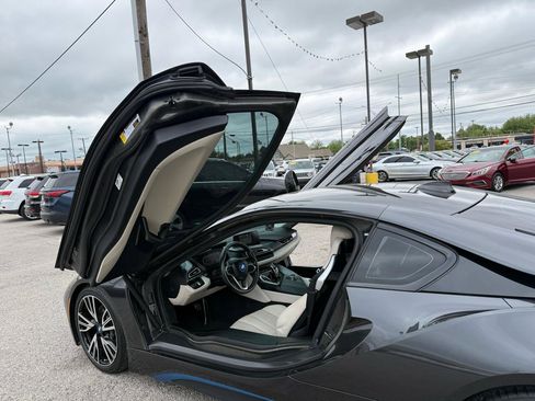 Used 2016 BMW i8 image 9