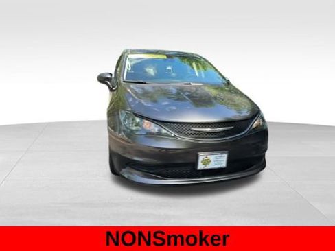 Used 2023 Chrysler Voyager LX FWD image 12