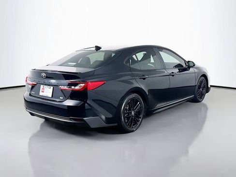 Certified 2025 Toyota Camry SE FWD image 5