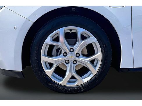 Used 2017 Chevrolet Volt Premier w/ Driver Confidence Package FWD image 34