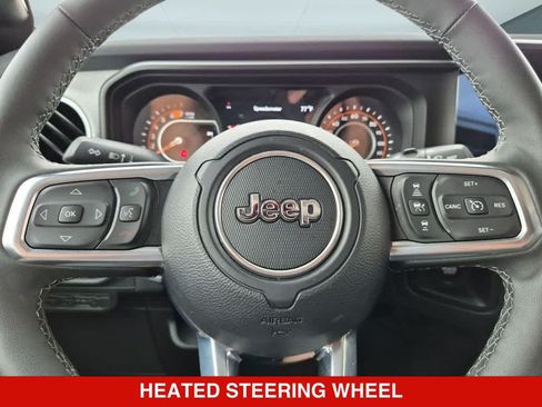 Used 2026 Jeep Wrangler Unlimited Sahara AWD/4WD image 21