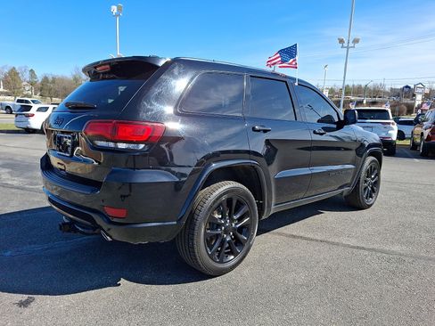 Certified 2018 Jeep Grand Cherokee Altitude image 6