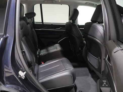 Certified 2023 Jeep Grand Cherokee Limited w/ Luxury Tech Group II AWD/4WD image 22