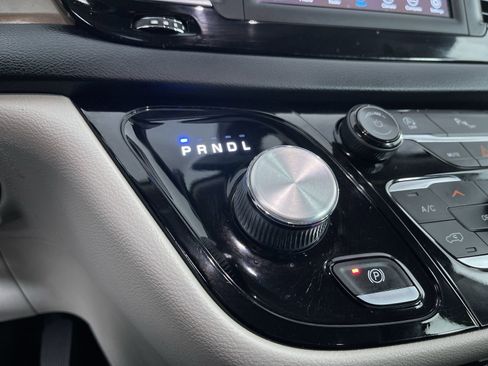 Used 2019 Chrysler Pacifica Touring Plus image 20