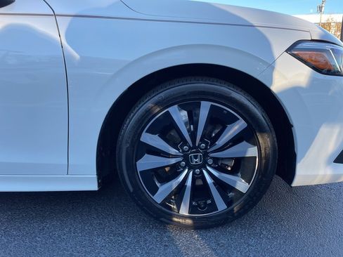 Used 2023 Honda Civic EX image 4