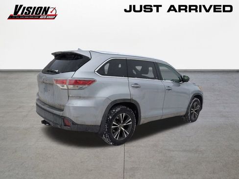 Used 2016 Toyota Highlander XLE image 5