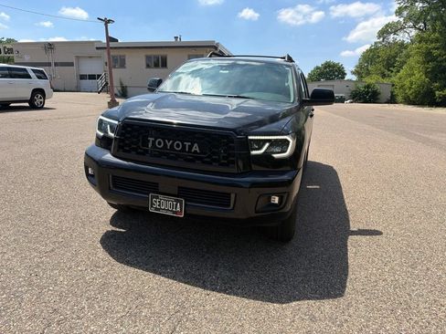 Used 2022 Toyota Sequoia TRD Pro AWD/4WD image 7