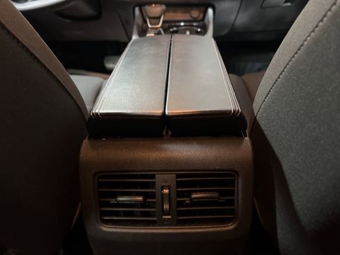 Used 2023 Nissan Rogue S image 13