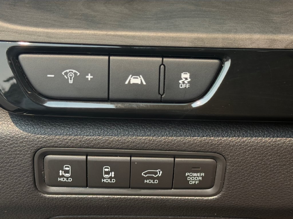 Used 2024 Kia Carnival SX FWD image 23