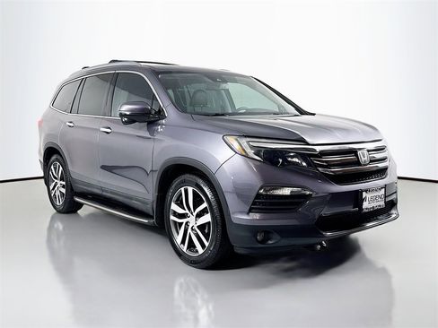 Used 2016 Honda Pilot Touring image 3