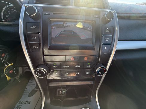 Used 2015 Toyota Camry SE FWD image 18
