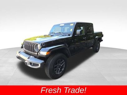 Used 2025 Jeep Gladiator Sport