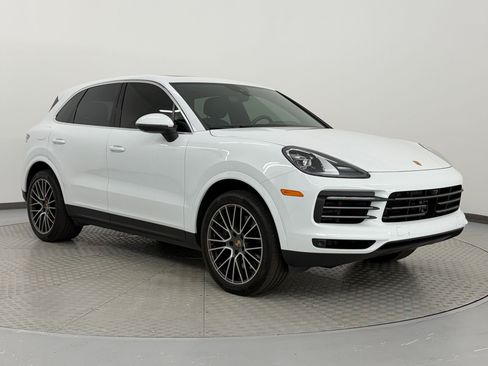 Certified 2023 Porsche Cayenne AWD/4WD image 7