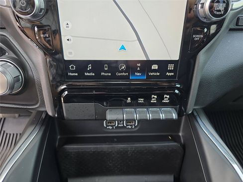 Used 2023 RAM 1500 Laramie AWD/4WD image 28