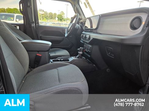 Used 2025 Jeep Wrangler Unlimited Sport AWD/4WD image 15