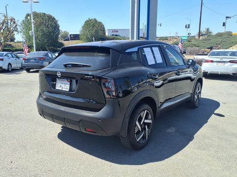 Certified 2025 Nissan Kicks SV FWD image 7