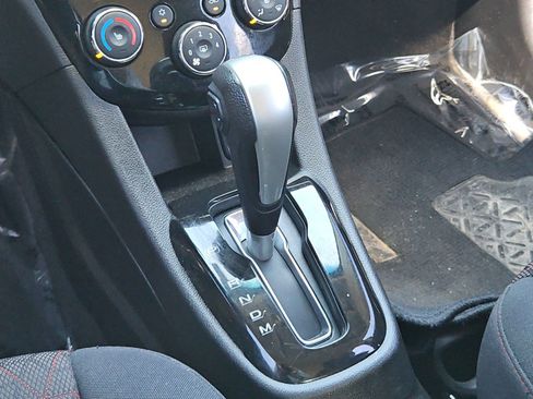 Used 2020 Chevrolet Sonic LT w/ Convenience Package FWD image 19