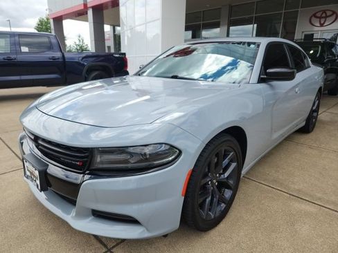 Used 2021 Dodge Charger SXT w/ Blacktop Package RWD image 5