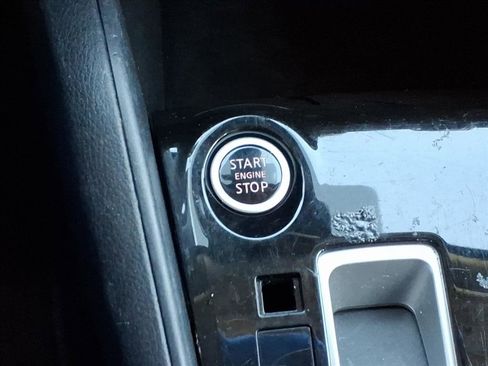 Used 2020 Nissan Versa S image 13