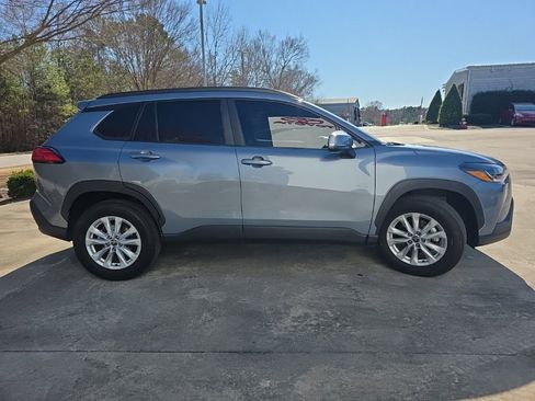 Used 2022 Toyota Corolla Cross LE image 8