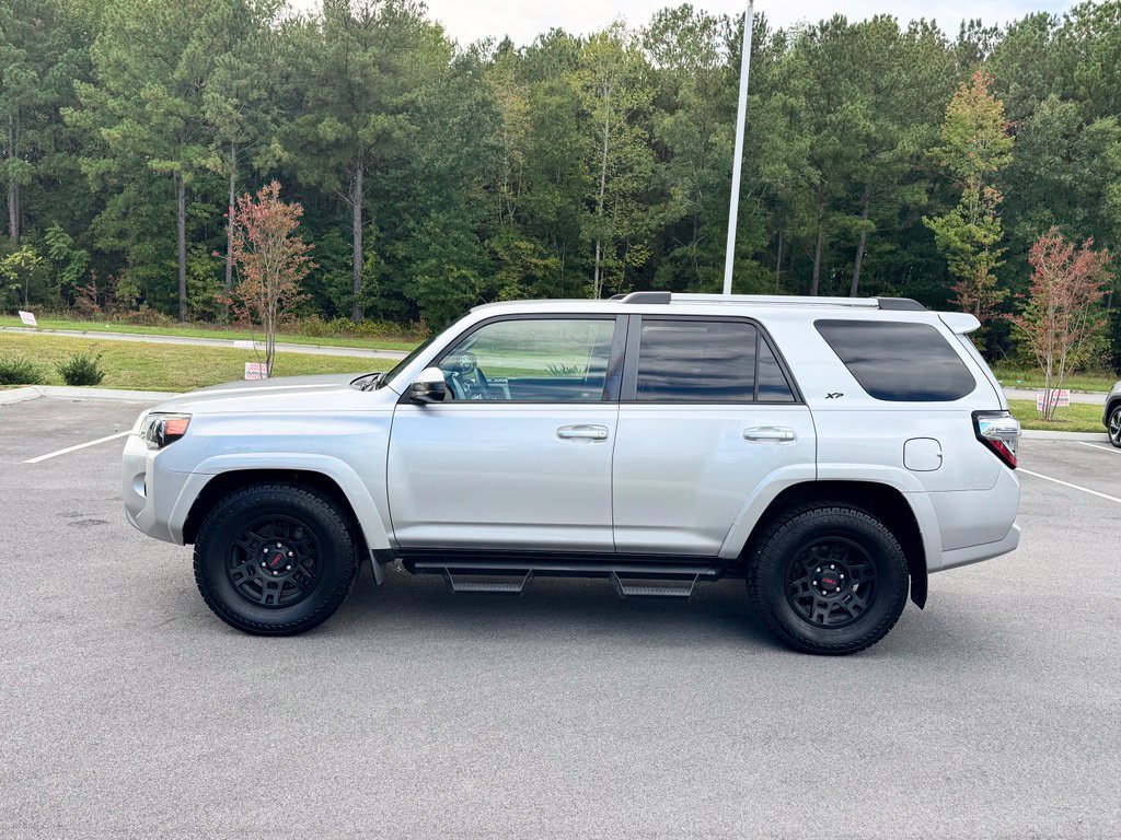 Used 2019 Toyota 4Runner SR5 RWD image 3