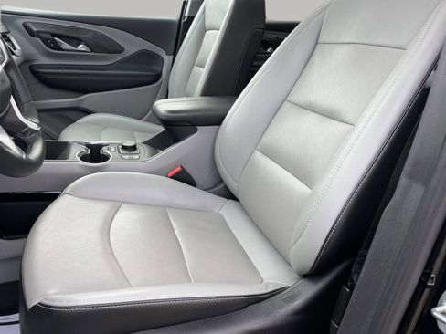 Used 2023 GMC Terrain SLT w/ Infotainment Package II image 34