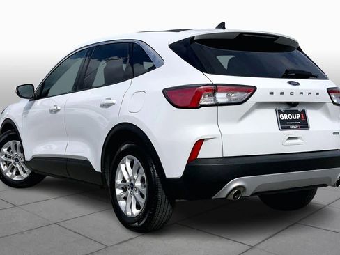 Used 2020 Ford Escape SE image 12