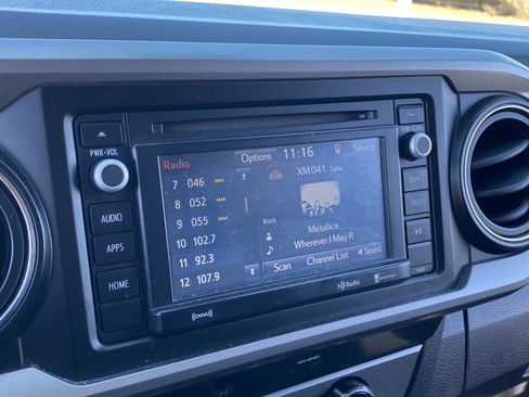 Used 2018 Toyota Tacoma SR5 image 21