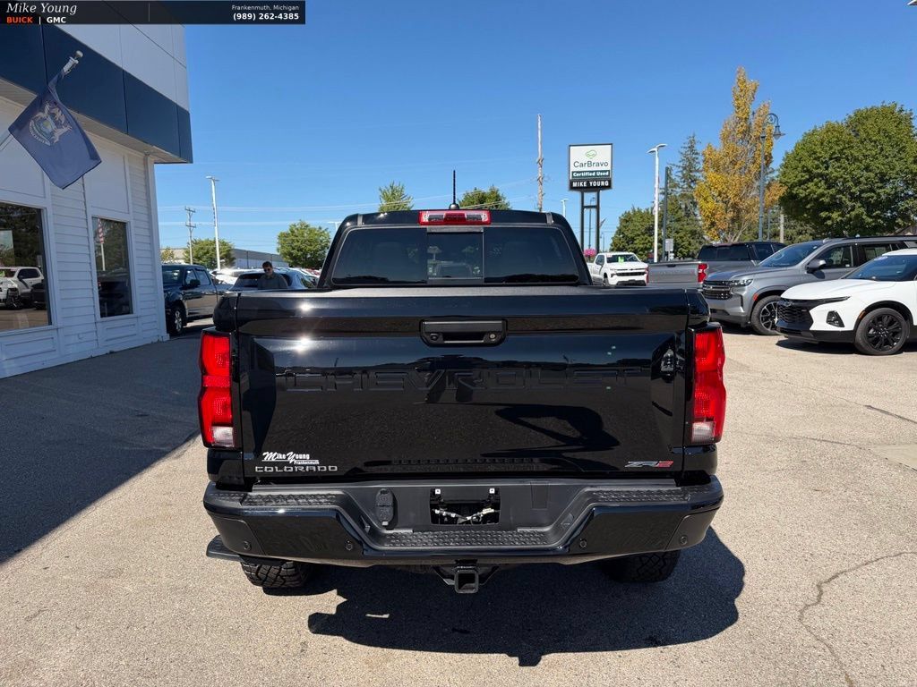 Used 2026 Chevrolet Colorado ZR2 w/ Technology Package AWD/4WD image 6
