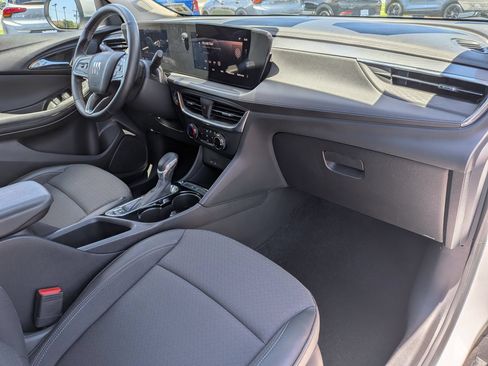 Certified 2024 Buick Encore GX Preferred FWD image 26
