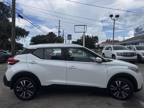 Used 2020 Nissan Kicks SV FWD image 10