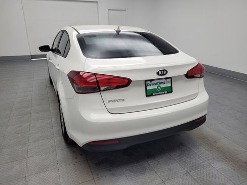Used 2017 Kia Forte LX image 6