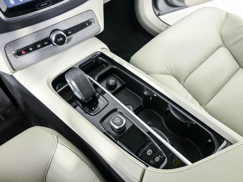 Certified 2024 Volvo XC90 T8 Plus w/ Protection Package Premier AWD/4WD image 19